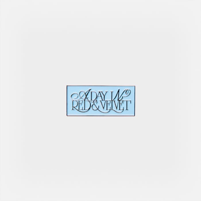 RED VELVET - FAN CONCERT A DAY IN RED & VELVET OFFICIAL MERCH BADGE