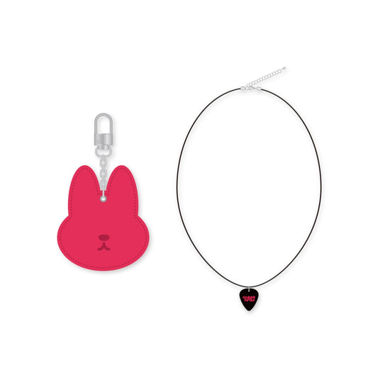 I-DLE YUQI - YUQ1 OFFICIAL MERCH GUITAR PICK NECKLACE + CASE SET
